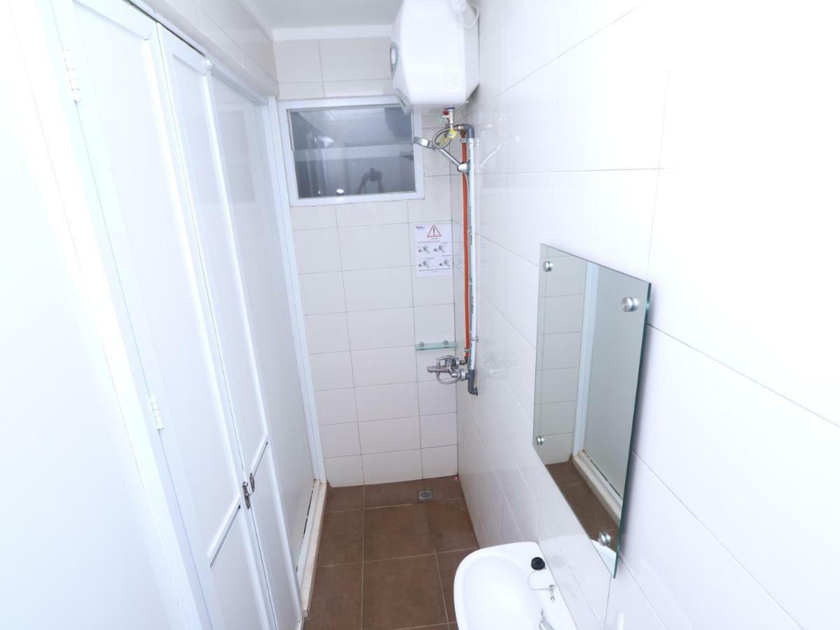 Hotel Kamar Keluarga Tanah Abang à Jakarta Extérieur photo
